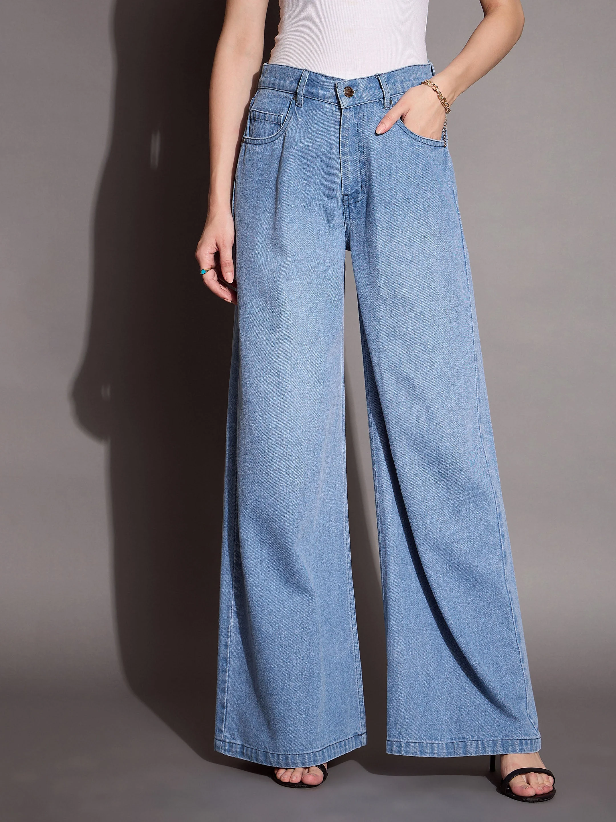 High-Waisted Jeans